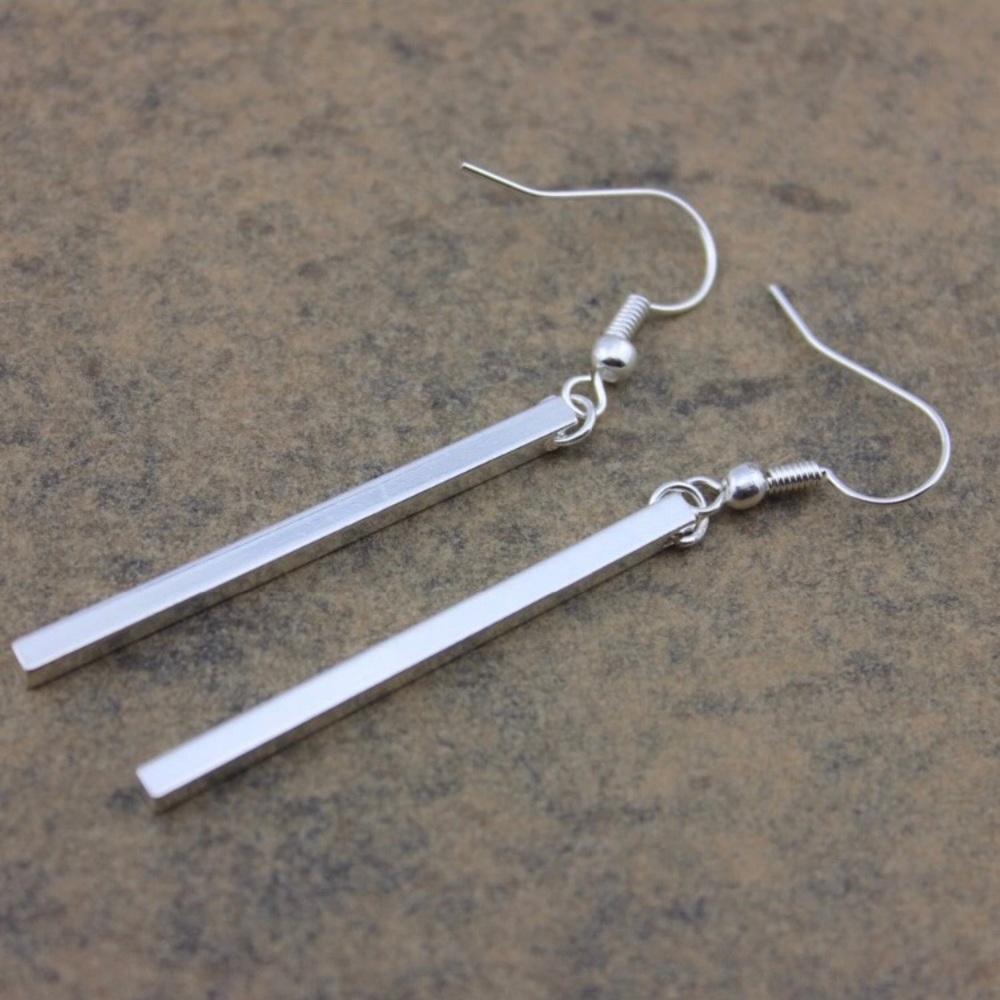 NEW!💙💎LONG BAR EARRINGS!💎💙MODERN! SILVER TONE! - Picture 2 of 4